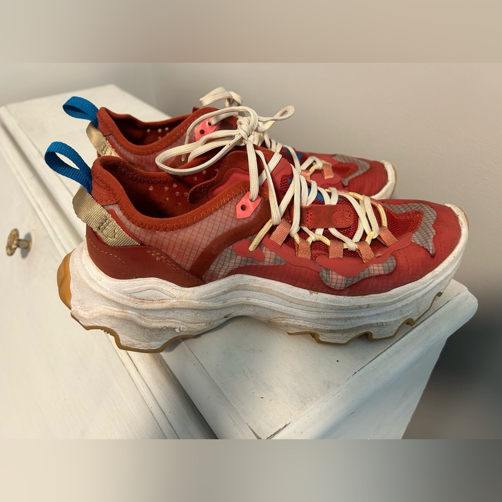 Sorel tennis shoes women’s size 7